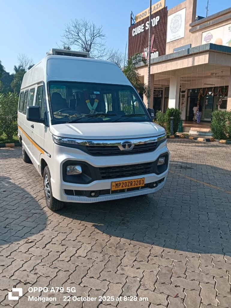 13 seater tempo traveller rental in Nagpur for group travel, tours and outstation trips